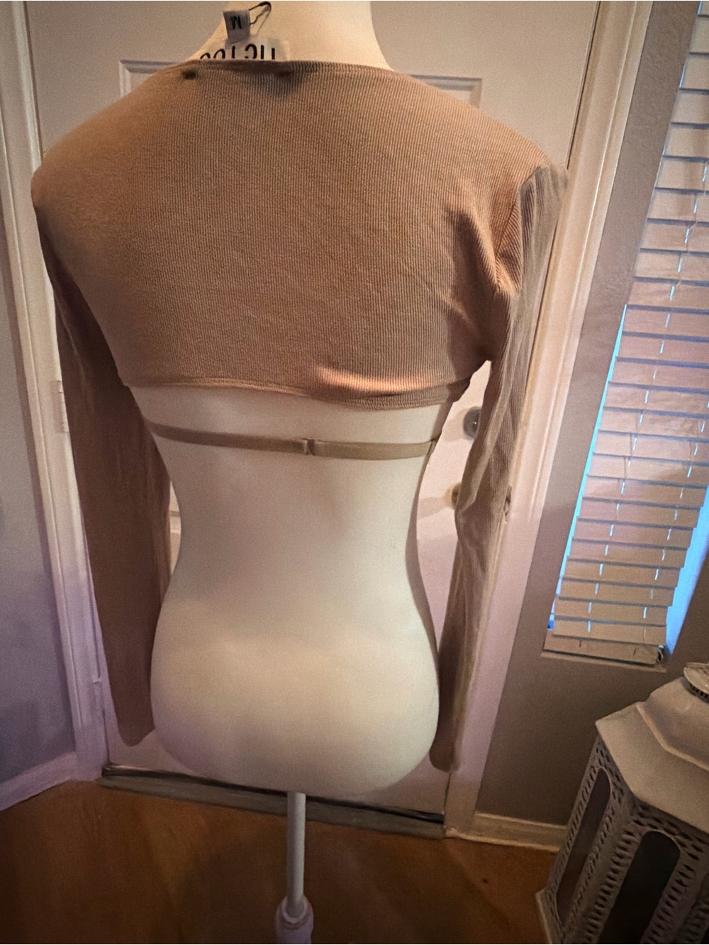 Tic toc | Long Sleeve Underwire Bra Top in Nude - Picture 5 of 7